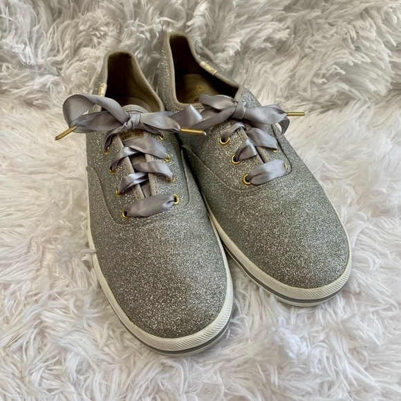 Woman's Kate Spade x Keds Silver Glitter Wedding Sneakers size 6 - Picture 2 of 8